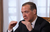 Медведев допустил, что на Зеленского могут устроить покушение, как на Гитлера в 1944-м