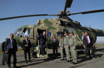 Вертолет Никола Пашиняна совершил экстренную посадку на стадионе Ванадзора