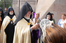 Католикос Всех Армян благословил благочестивый и верующий народ мощами Святого Ованеса Карапета