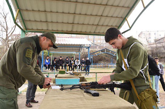 Awal tahap nasional Kejuaraan Pentathlon Militer diberikan di Stepanakert.  tujuan dari kompetisi ini adalah untuk melatih para pembela tanah air yang handal