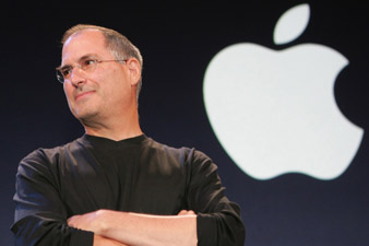Десятки тысяч сотрудников «Apple» простятся со Стивом Джобсом 