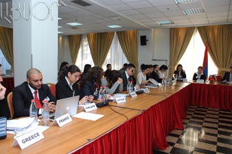 Այսօր Երևանում կայացավ «ԵՄ մոդել 2011» խորհրդաժողովը