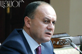Министр обороны Армении отбыл в Калининград 