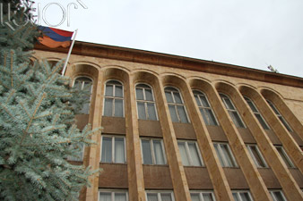 T. Mukuchian, A. Smbatian and N. Hovhannisian to represent CEC in court 