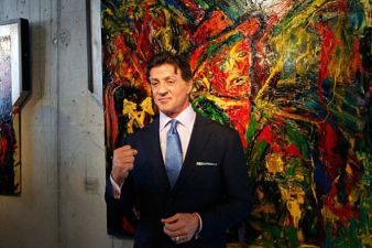 Սիլվեստր Ստալոնեի նկարների ցուցահանդեսը բացվել է Պետերբուգում (Տեսանյութ)