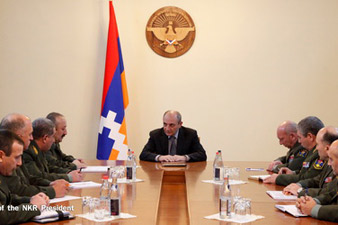 Б.Саакян провел совещание с высшим командным составом Армии обороны НКР 