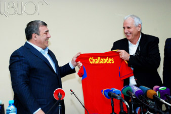 Шаланд утвержден на посту главного тренера сборной Армении по футболу