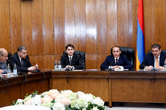 Премьер-министр Армении О.Абраамян принял представителей сферы IT