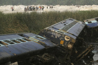 Train derails in northeast India, injuring dozens