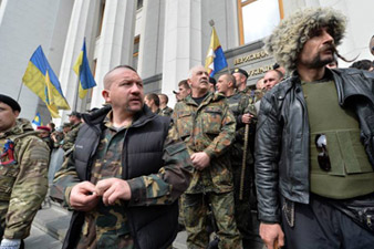 Kiev restarts operation against protesters in Eastern Ukraine