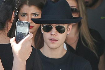 Justin Bieber to pay $80,900 for throwing eggs at neighbor's home 