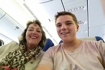 «Բոինգ-777»-ում մոր և որդու վերջին «selfie»-ն ցնցել է բոլորին. Լուսանկար