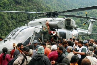 В результате крушения вертолета в Индии погибли 7 человек