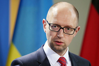 Яценюк вернулся к работе премьер-министром