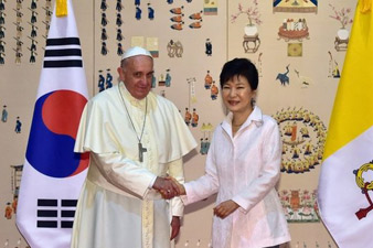 Pope Francis urges inter-Korean reconciliation