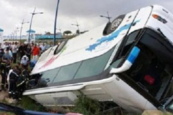 Bus crash in Egypt kills 30 people
