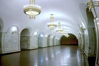 Станция киевского метро закрыта из-за сообщения о минировании