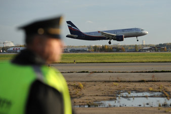 Пьяный пассажир рейса Дубай-Москва задержан в аэропорту Шереметьево