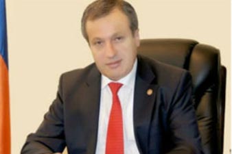 «Грапарак»: Отношения губернатора Гегаркуника и мэра Севана напряжены 