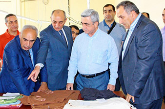 Президенты Армении и НКР посетили компанию «Шелккомбинат»