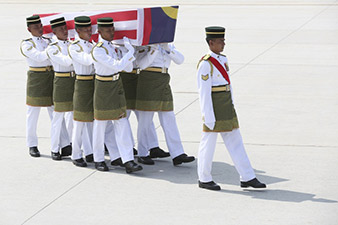 Remains of another 9 victims of MH17 crash in Ukraine delivered to Malaysia