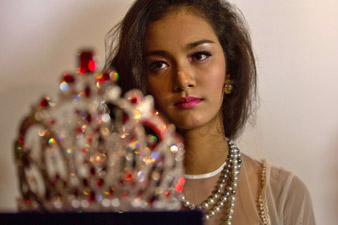 Myanmar beauty queen 'wants apology in return for crown'