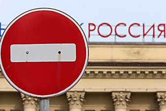 Россия может ограничить импорт авто и одежды в ответ на санкции