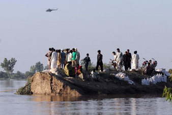 Pakistan rescues thousands as floods hit south