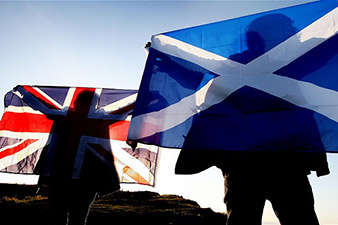 Scots spurn independence, vote to stay in the United Kingdom