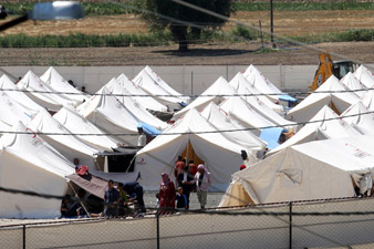 Власти Турции открыли границу для 3 тысяч беженцев из Сирии