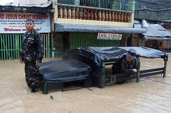 Philippine storm moves north, leaves 5 dead    