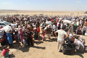 Тысячи курдов из Сирии пересекли границу с Турцией