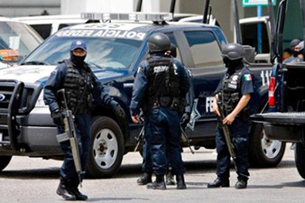 В Мексике более 20 полицейских задержали по подозрению в убийствах