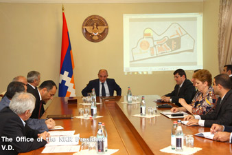 У президента НКР обсудили строительства нового онкоцентра в Степанакерте