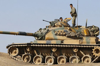 Генштаб Турции мобилизовал бронетехнику на границе с Сирией
