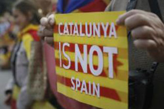 В Каталонии прошли многотысячные демонстрации против отмены референдума