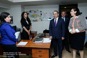 Премьер-министр О.Абраамян посетил министерство Диаспоры Армении