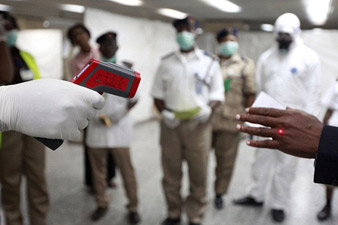 Ebola quarantine period is not long enough, expert claims