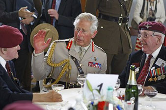 Букингемский дворец организовал слежку за поварами принца Чарльза