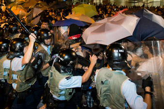 Власти Гонконга запретили митинговать в ряде городских районов