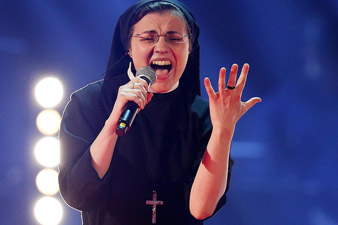 Իտալացի միանձնուհին կատարել է Մադոննայի «Like a Virgin» երգը (Տեսանյութ)