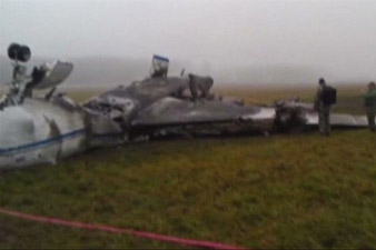 Snowplow driver, 4 others held in Moscow plane crash 