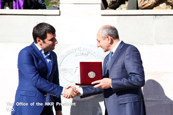 Президент НКР участвовал в церемонии открытия памятника Шагену Мегряну