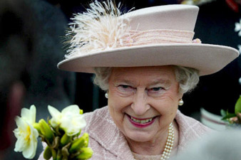 Королева Елизавета II отправила свой первый личный твит