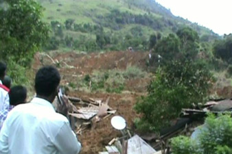 Sri Lanka landslide: Ten dead and 300 missing