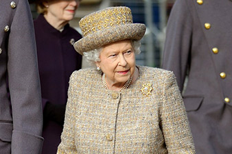 Королевский двор не комментирует слухи о скором отречении Елизаветы II