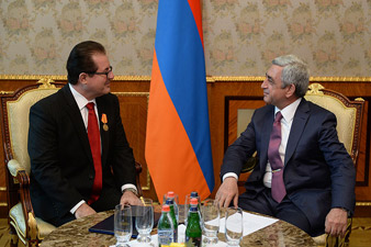 Armenian president awards Mkhitar Gosh Medal to Vazgen Kaltakchian 