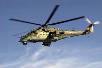 Военнослужащие НКР вынесли тела членов экипажа сбитого вертолета Ми-24