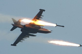 Число жертв авиаударов сирийских военных по ИГ в Ракке увеличилось до 60