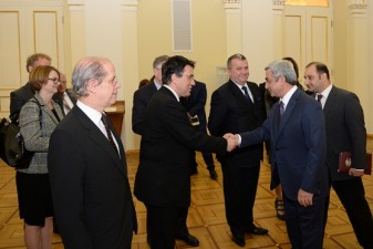 Президент Армении провел рабочий обед с послами стран-членов ЕС